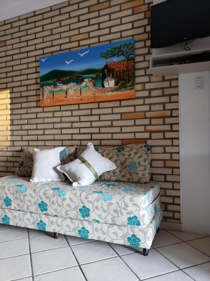 Residencial Costumes Brasileiras Hotel บอมบินญัส ภายนอก รูปภาพ