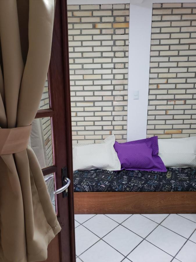 Residencial Costumes Brasileiras Hotel บอมบินญัส ภายนอก รูปภาพ