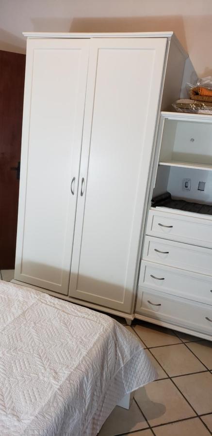 Residencial Costumes Brasileiras Hotel บอมบินญัส ภายนอก รูปภาพ