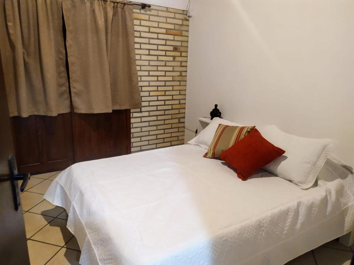 Residencial Costumes Brasileiras Hotel บอมบินญัส ภายนอก รูปภาพ