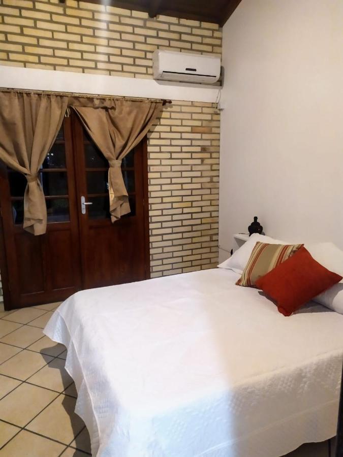 Residencial Costumes Brasileiras Hotel บอมบินญัส ภายนอก รูปภาพ