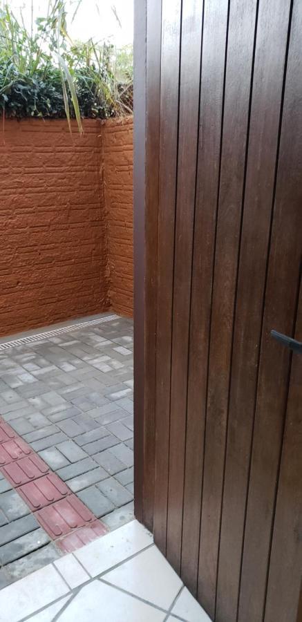 Residencial Costumes Brasileiras Hotel บอมบินญัส ภายนอก รูปภาพ